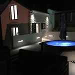 Old Village 아파트 *