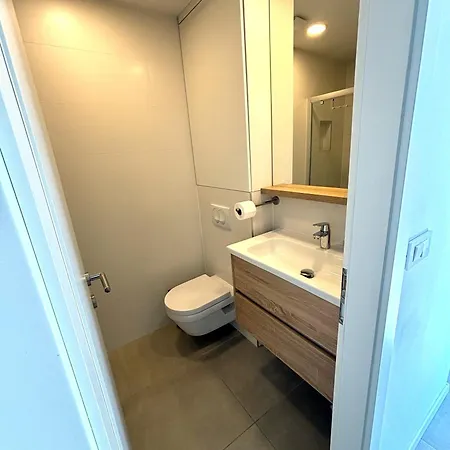 Old Village 公寓 *