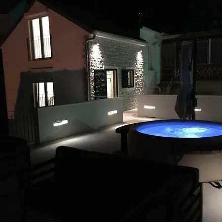 Old Village Apartament *