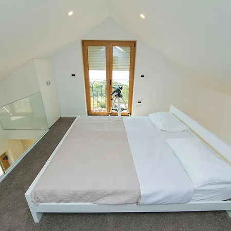 Old Village 公寓 *