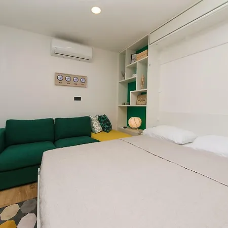 Old Village Apartment *
